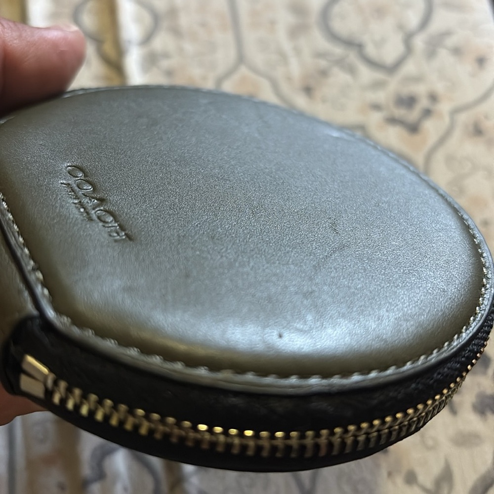 Coach Round coin pouch nwt emoji - Picture 11 of 13